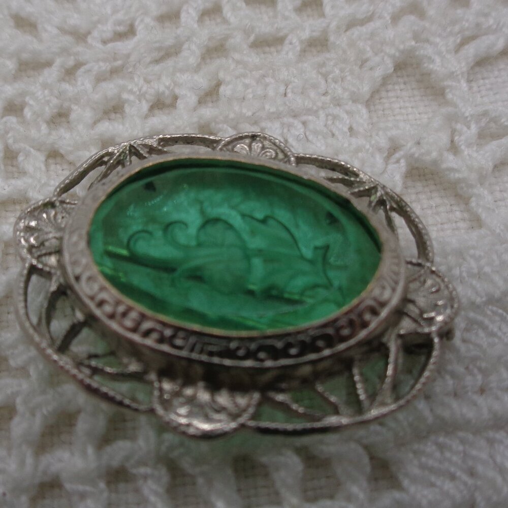 Vintage Art Deco Filigree Green Glass Intaglio Small Brooch View 4